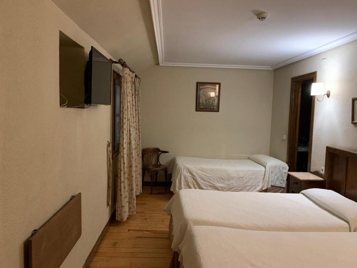Hotel Charle Jaca Dış mekan fotoğraf