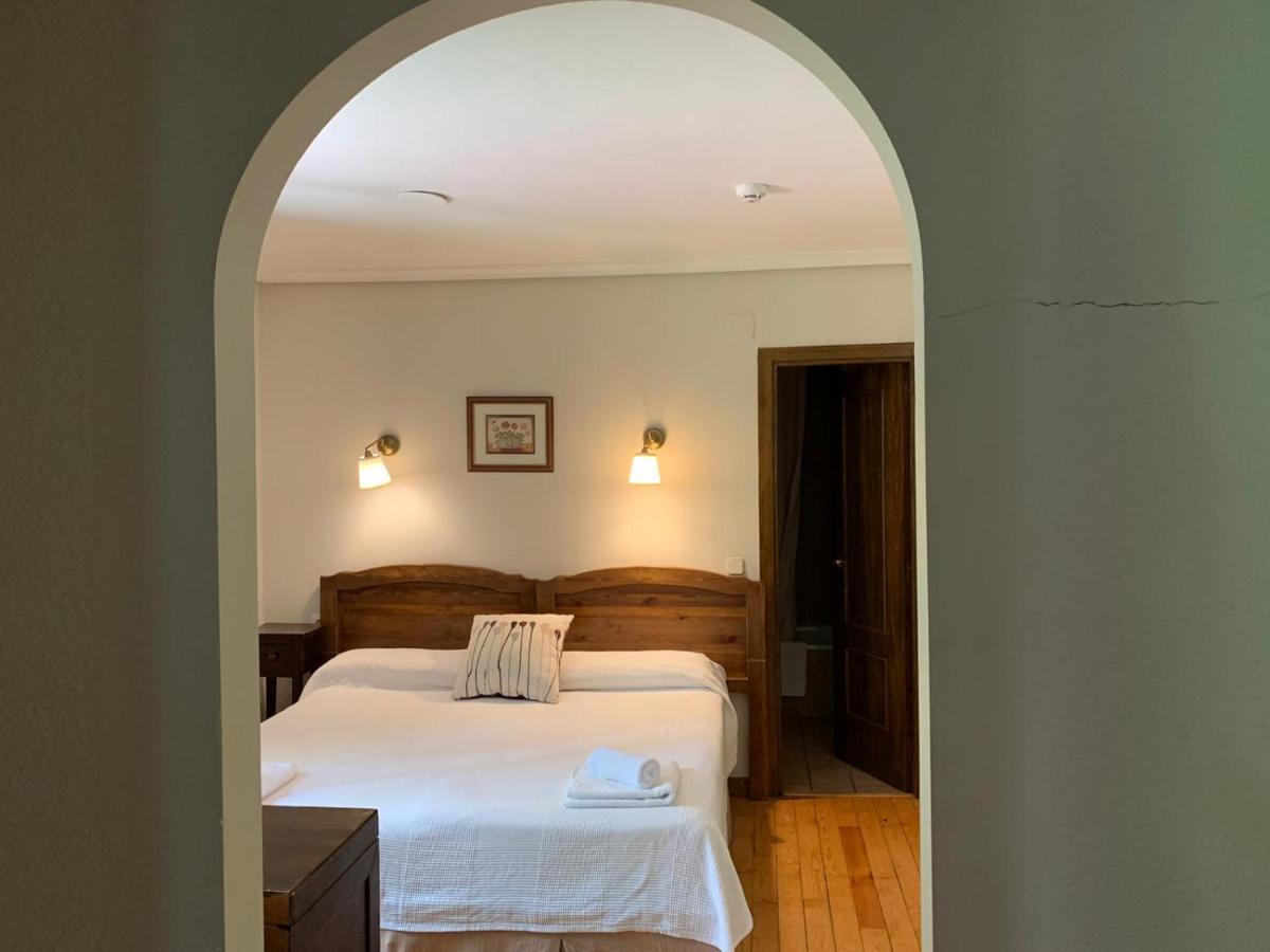 Hotel Charle Jaca Dış mekan fotoğraf
