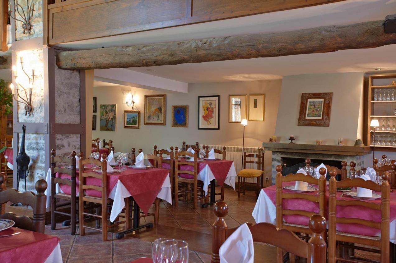 Hotel Charle Jaca Dış mekan fotoğraf