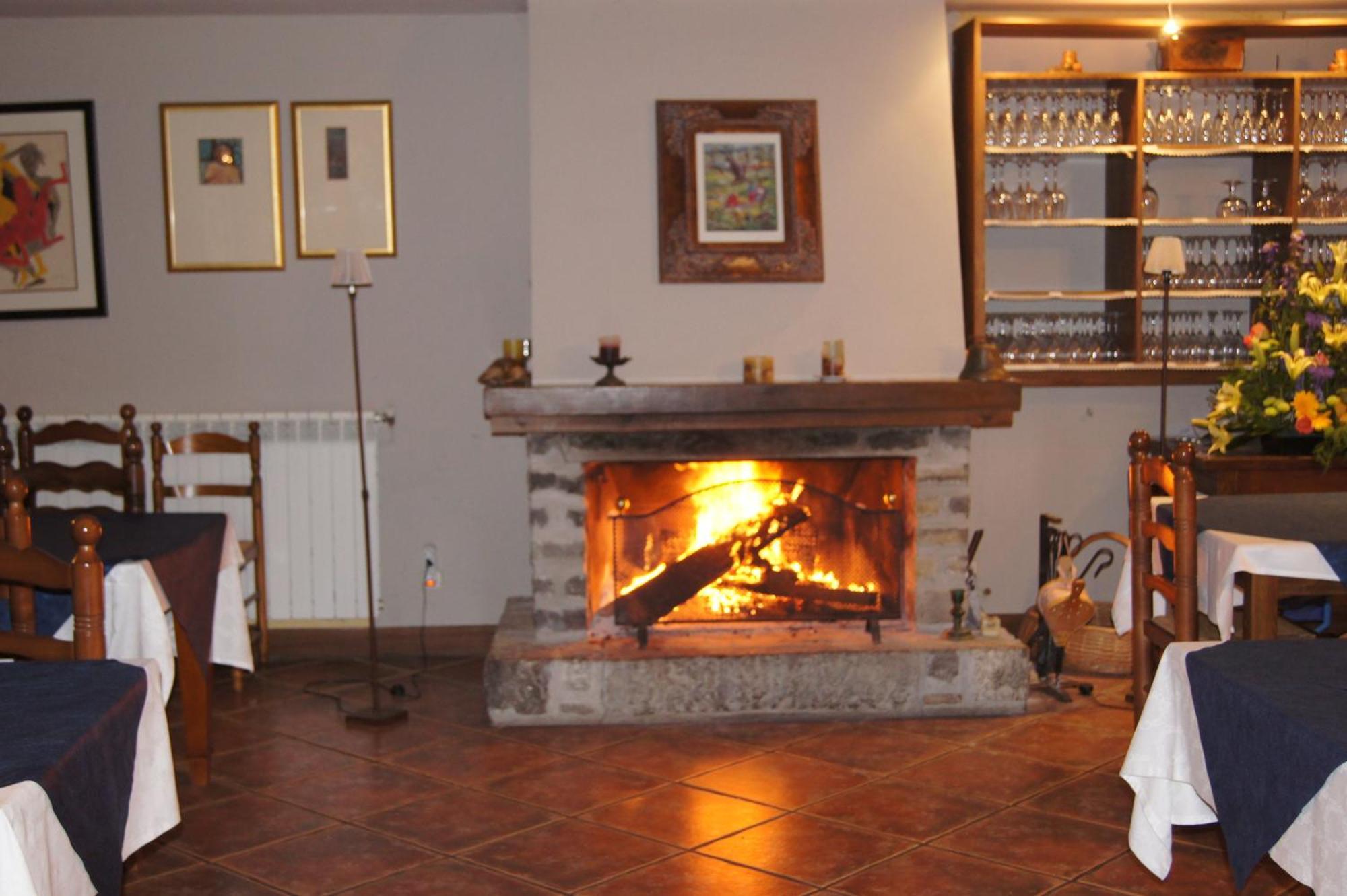 Hotel Charle Jaca Dış mekan fotoğraf
