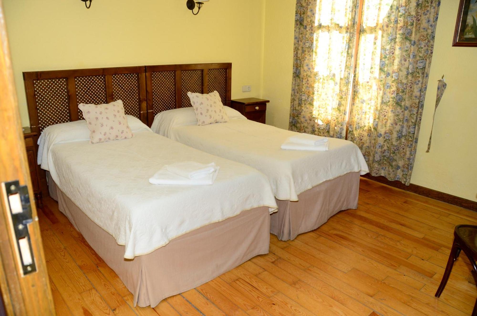 Hotel Charle Jaca Oda fotoğraf