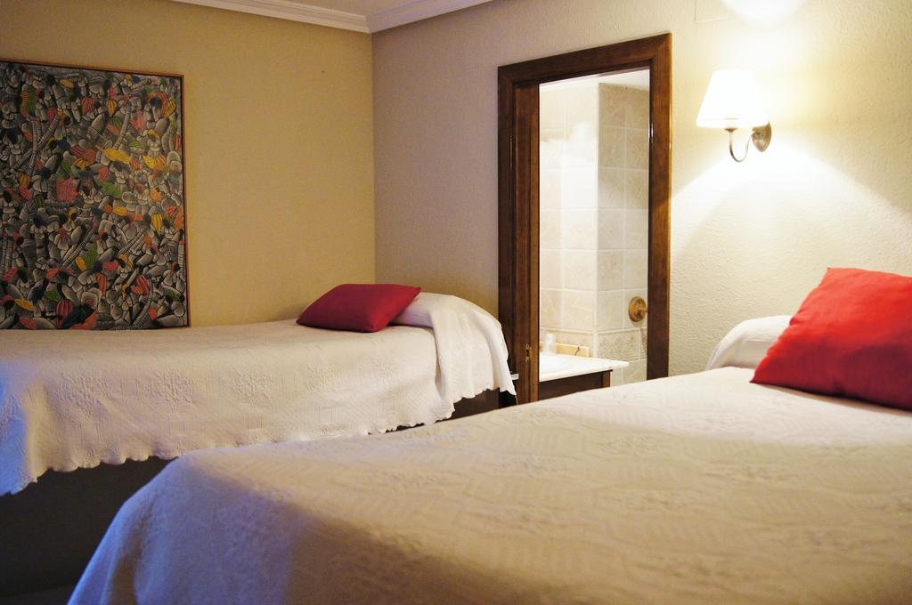 Hotel Charle Jaca Dış mekan fotoğraf